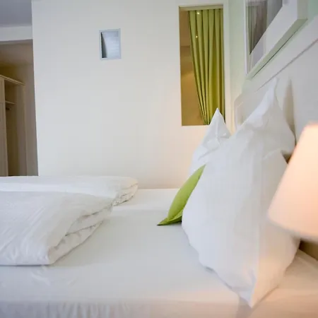 Paulsen's Und Restaurant فندق