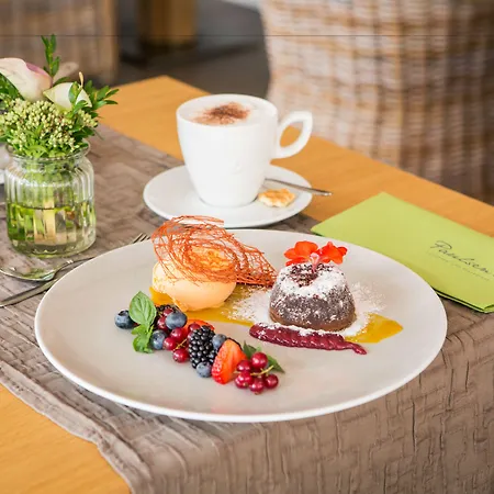 Paulsen's Und Restaurant فندق