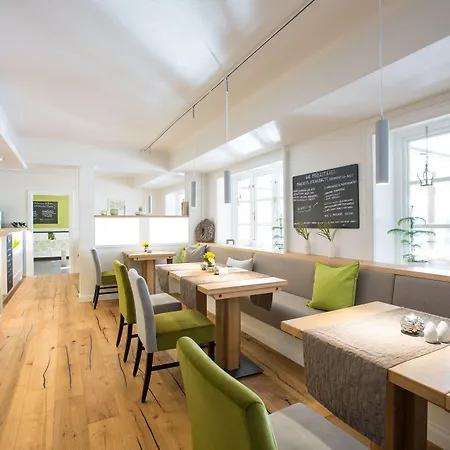 Paulsen's Und Restaurant فندق