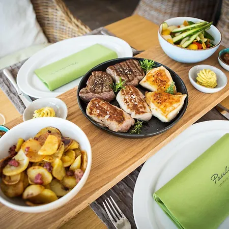 Paulsen's Und Restaurant מלון 3*